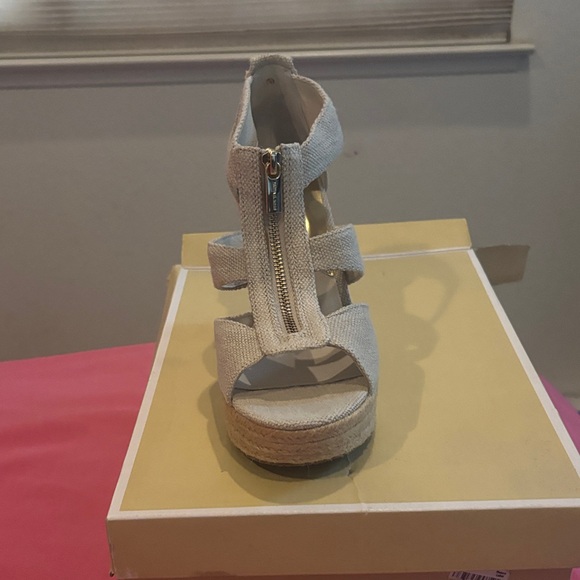 MICHAEL Michael Kors Cream Espadrille Wedges New - Picture 1 of 9